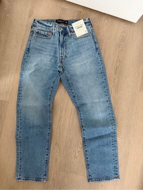 Abercrombie & Fitch Straight Men’s Jeans in Light Blue Wash